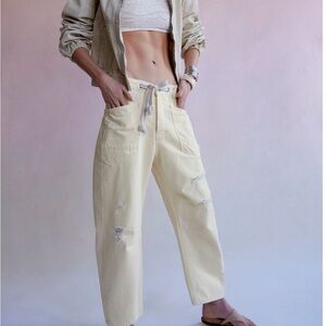 We The Free Moxie Pull-On Barrel Jeans Lemon Icing Yellow size 29 NWT